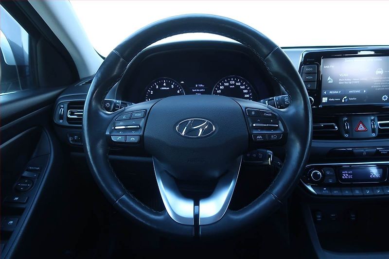 Hyundai i30 (2021) Family 1.5 DPI, Serv.kniha - fotka 17 z 23