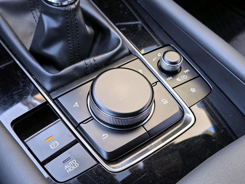 Mazda 3 G122 Plus *SERV.KNÍŽKA*       - fotka 38 z 45