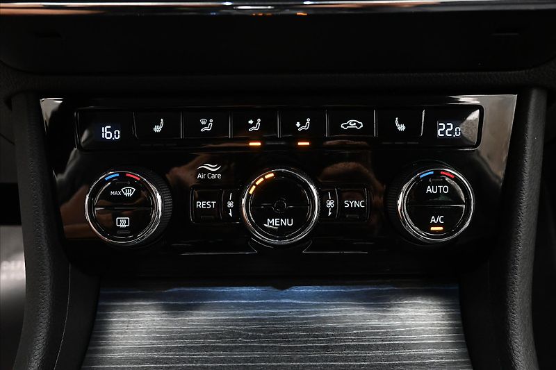 Škoda Superb 2,0 TDI 110kW Style DSG Záruka - fotka 20 z 31