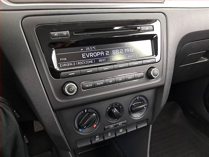 Škoda Rapid (2015) Ambition 1.6 TDI - fotka 12 z 16