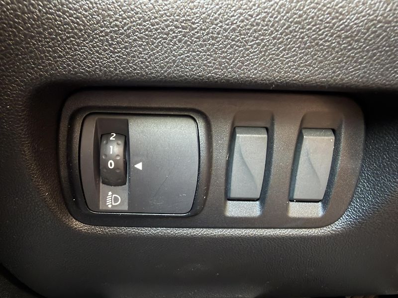 Renault Kadjar 1.6 TCE ENERGY BOSE TAŽNÉ - fotka 17 z 52