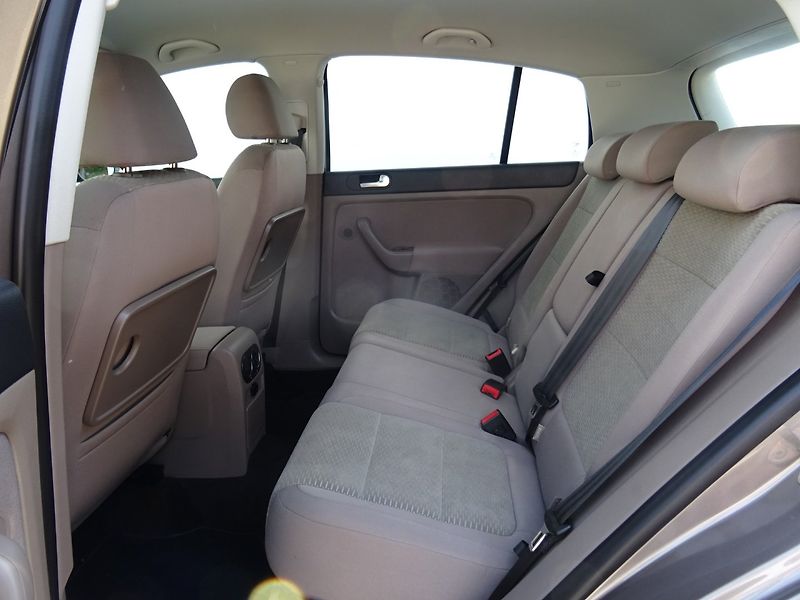 Volkswagen Golf Plus (2010) 1.4i,90kW,1maj,S.kniha,klima - fotka 17 z 23