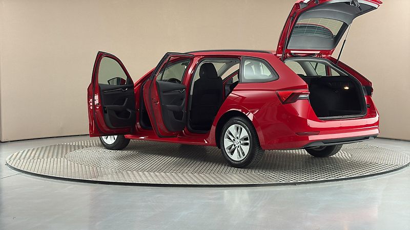Škoda Octavia 1.0 TSI Ambition Combi - fotka 7 z 24