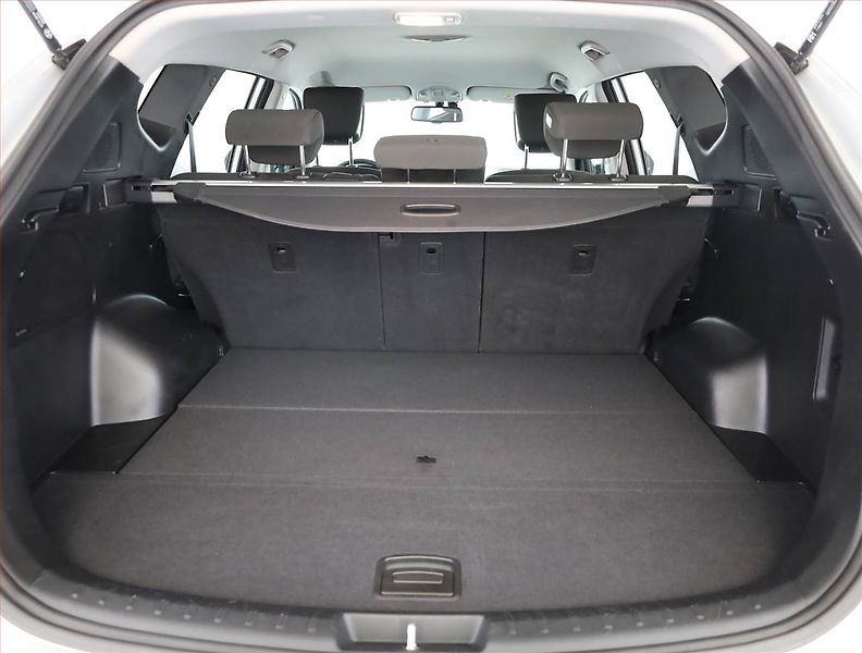 Hyundai Santa Fe (2017) 2.2 CRDi Blue, 4X4, Automat - fotka 15 z 16