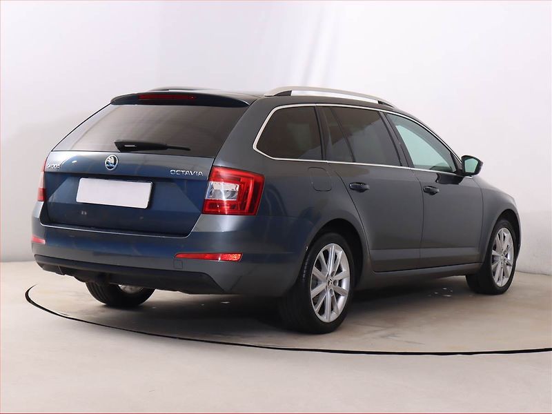 Škoda Octavia (2015) 2.0 TDI, Tempomat - fotka 5 z 18