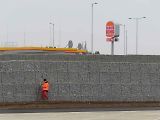 Dvě protilehlé odpočívky mezi sjezdy na Mirotice a Lety patří mezi nejmodernější a největší. Čerpačky jsou prý i technologicky nejvyspělejší v Čechách.