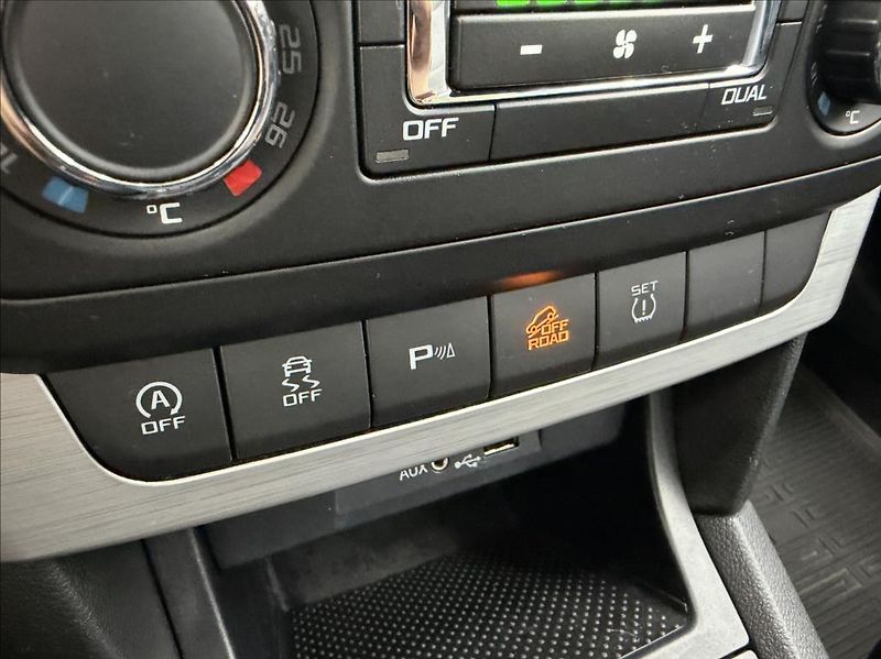 Škoda Yeti 2,0 TDi Outdoor 4x4, xeno/LED - fotka 22 z 33