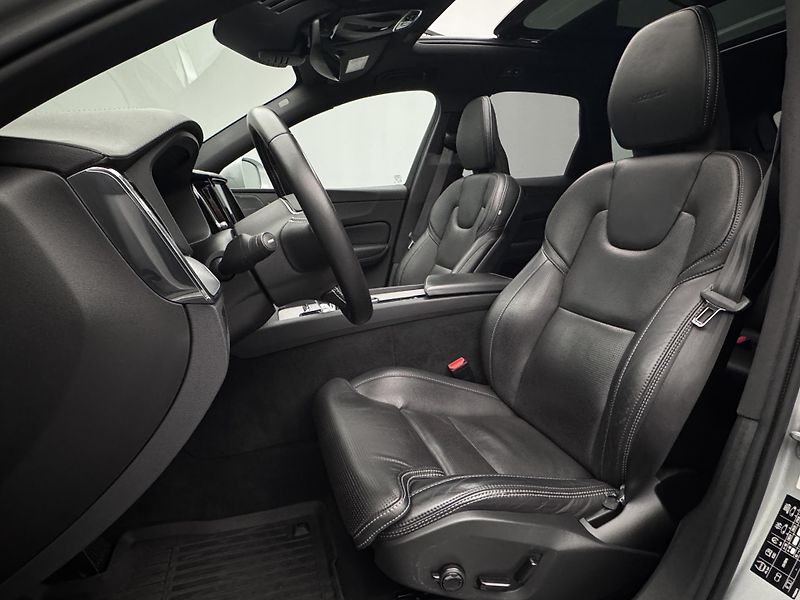 Volvo XC60 B4 AWD INSCRIPTION  - fotka 4 z 55