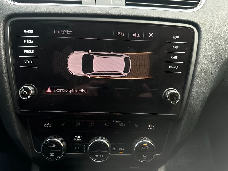 Škoda Octavia (2019) 1.5 TSi 110KW/1MAJ/ČR/Výhřev - fotka 31 z 40