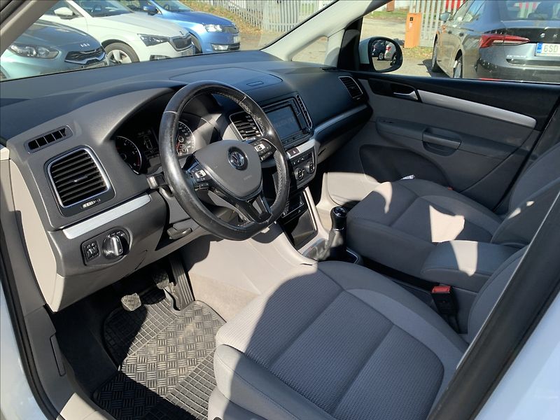 Volkswagen Sharan 2,0 TDI 4x4 7.MÍST,ČR SERVISKA - fotka 12 z 23
