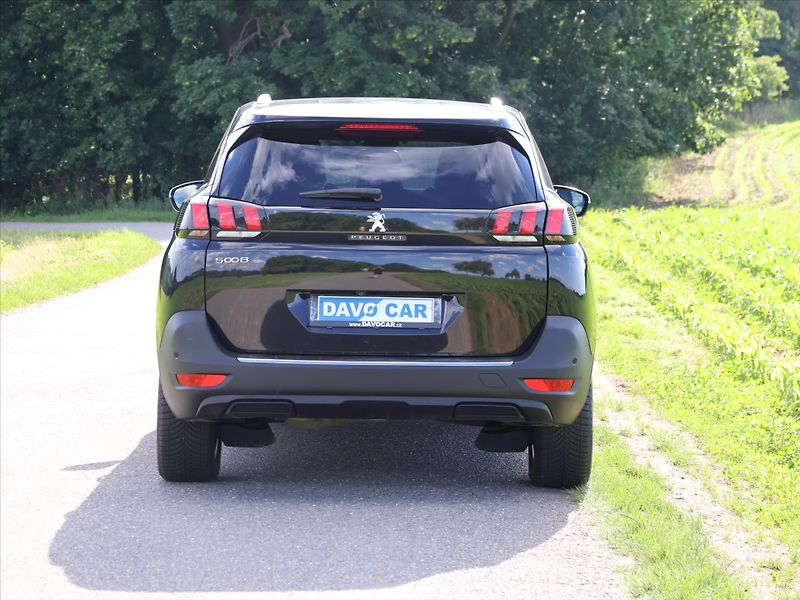 Peugeot 5008 1,2 PT Aut. Allure 7-Míst DPH - fotka 6 z 39