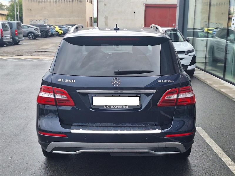 Mercedes-Benz Třídy M 3,0 Bluetec 4Matic  ML 350 ČR - fotka 6 z 16