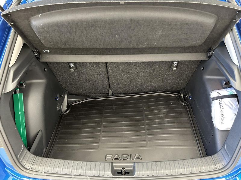 Škoda Fabia 1.0 TSI Top selection - fotka 25 z 26