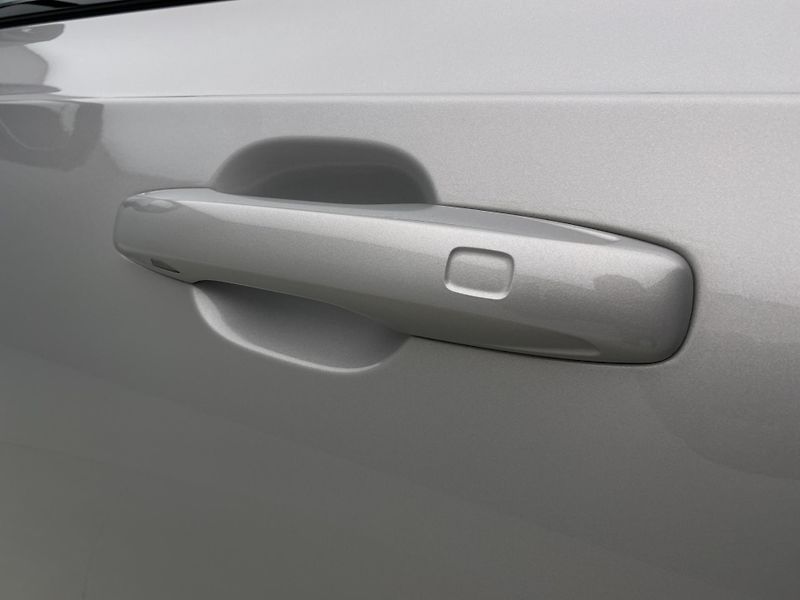 Volvo V90 T6 AWD RECHARGE DARK PLUS - fotka 35 z 58