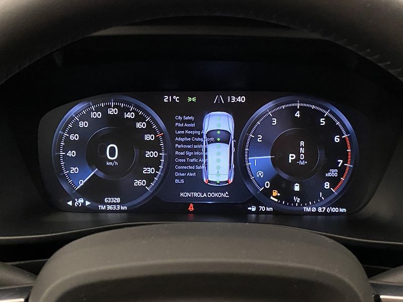 Volvo XC40 B4 AWD INSCRIPTION AUT CZ - fotka 25 z 42