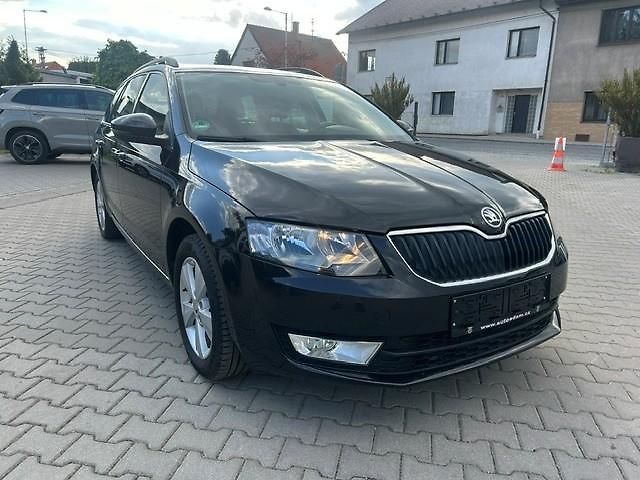 Škoda Octavia (2013) 1,4TSi elegance combi 103kW   - fotka 2 z 43