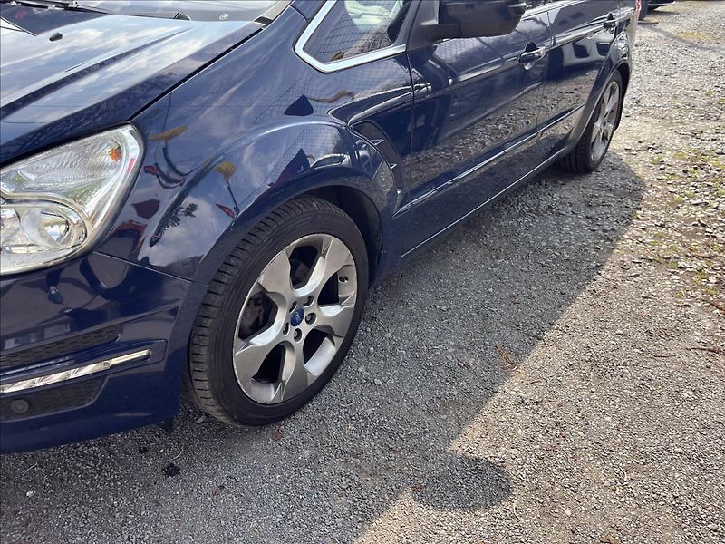 Ford S-MAX 2,2 TDCi 147kW  ACC,Xenon,Navi - fotka 38 z 45