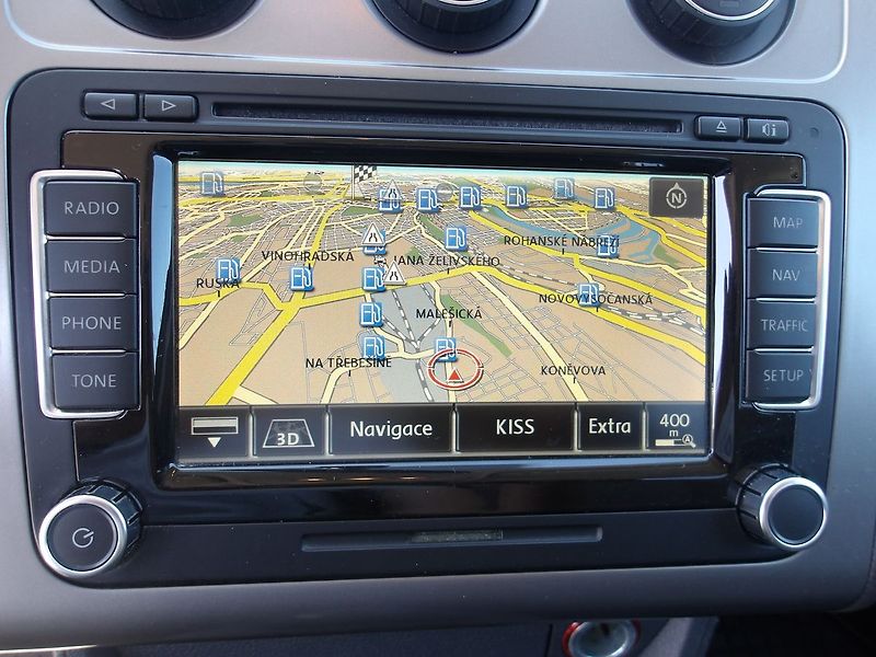 Volkswagen Touran 2,0TDi 125kW CROSSTOURAN Extré - fotka 19 z 37