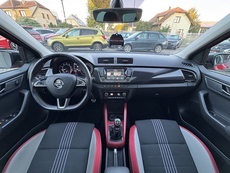 Škoda Fabia (2015) 1.2TSi Monte Carlo Panorama - fotka 6 z 49