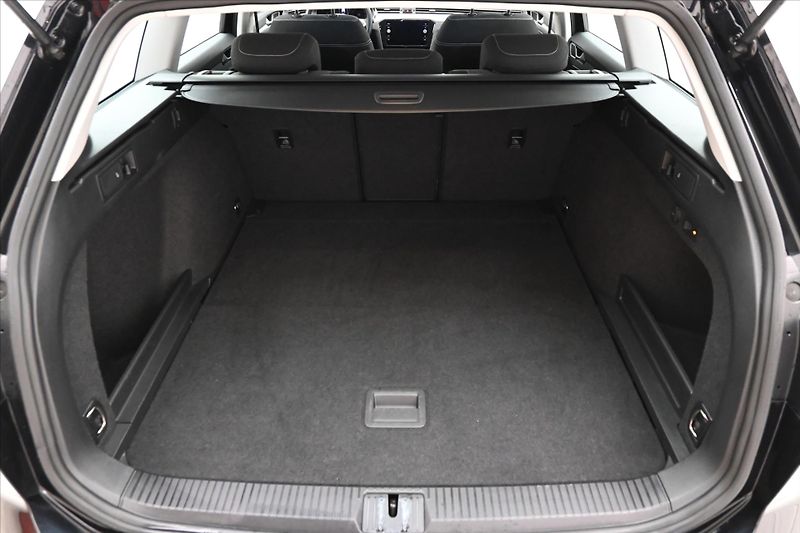 Volkswagen Passat 2,0 TDI 147kW DSG Business Zár - fotka 10 z 32