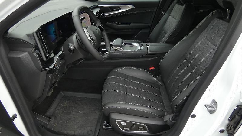Renault Austral 1.3 MHEV 160 Techno - fotka 19 z 23