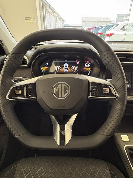 MG ZS (2025) 1.5 essential (excite) - fotka 10 z 15