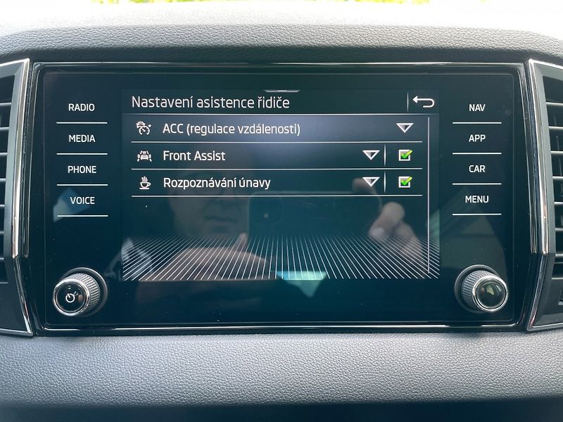 Škoda Karoq (2022) 2.0TDi Style+! Tažné! ČR+1.maj - fotka 32 z 39