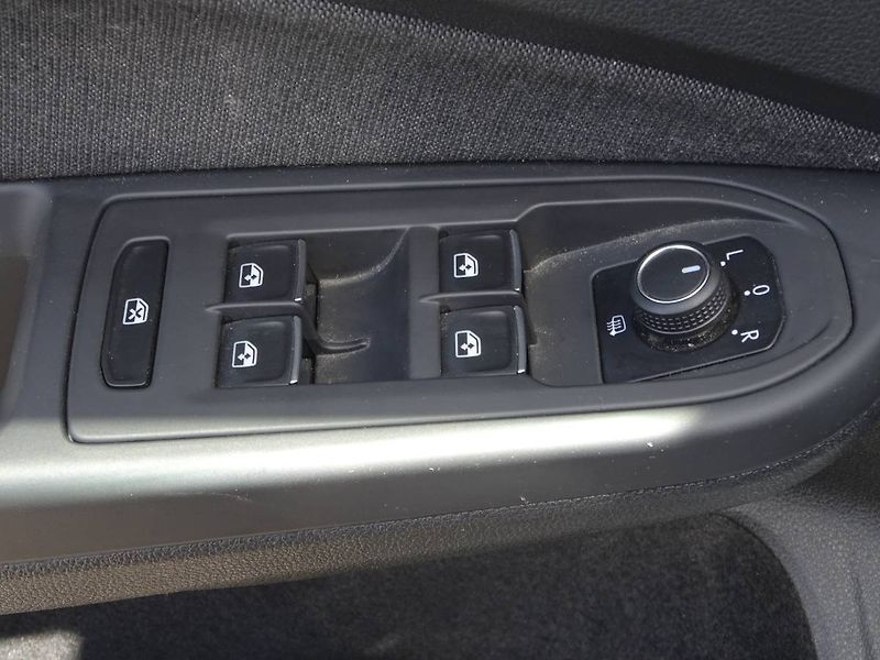 Volkswagen Golf (2022) 1,0TSi /81kW Variant Life - fotka 21 z 27