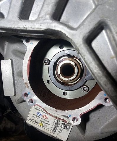 Elektromobily. Výměna ložiska reduktoru., zdroj: Se souhlasem Radka Landy.