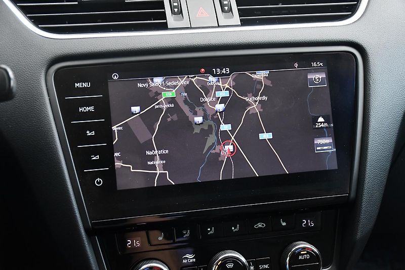 Škoda Octavia 2.0TDi STYLE VIRTUAL ACC ČR - fotka 31 z 54