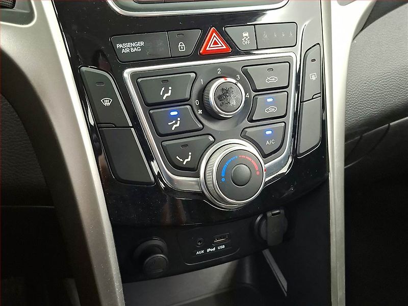 Hyundai i30 (2012) 1.4 CVVT, ČR,1.maj, Tempomat - fotka 15 z 17