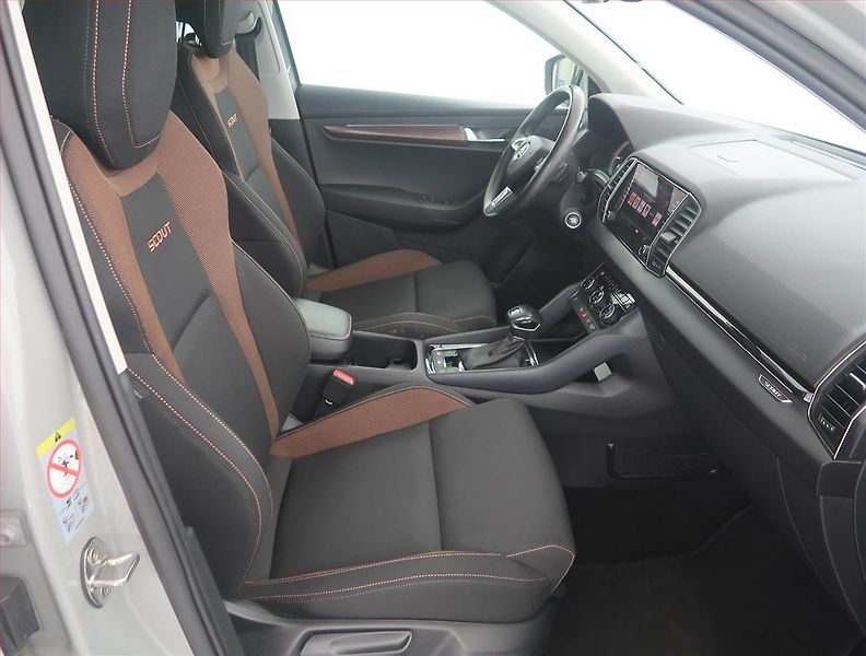 Škoda Karoq (2019) Scout 1.5 TSI 4x4, 4X4 - fotka 9 z 16