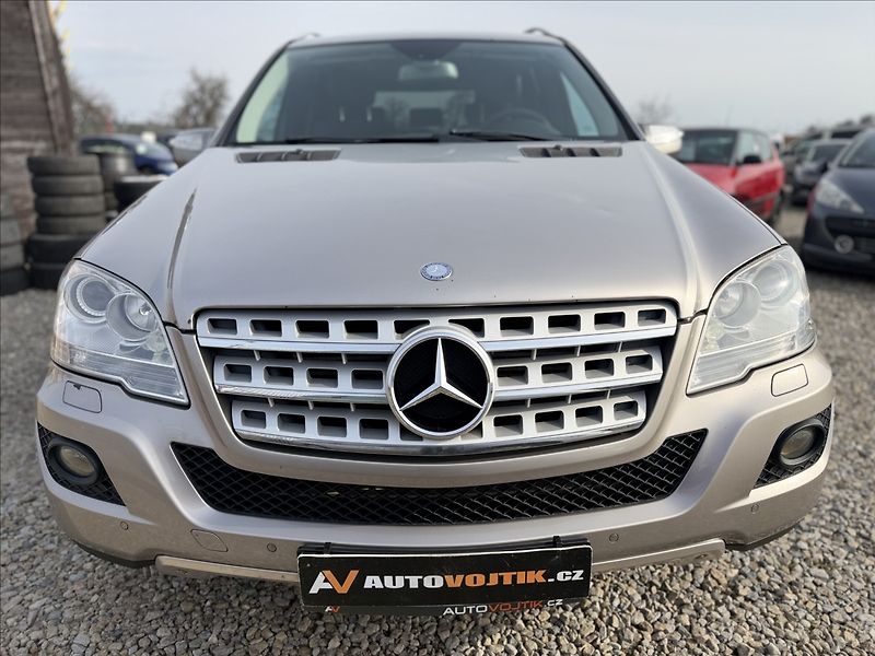 Mercedes-Benz Třídy M 3,0 320CDI 4-MATIC A/T DPH - fotka 2 z 30