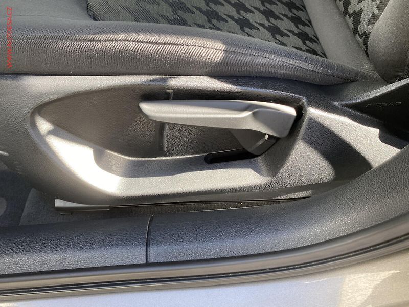 Audi A3 (2016) 1.4TSi SPORTBACK, ČR, AC - fotka 15 z 17