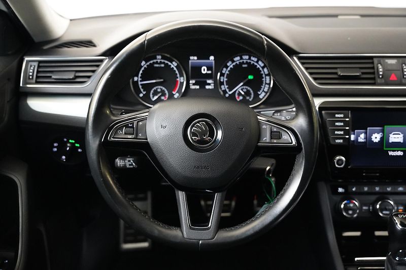 Škoda Superb - fotka 19 z 28