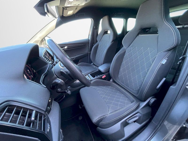 Škoda Karoq (2023) 1.5 TSI 110kW DSG Sportline Ex - fotka 23 z 35