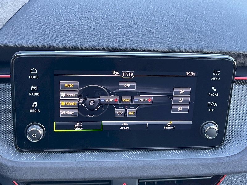 Škoda Scala (2024) 1.5 TSI 110kW DSG Drive Select - fotka 18 z 32