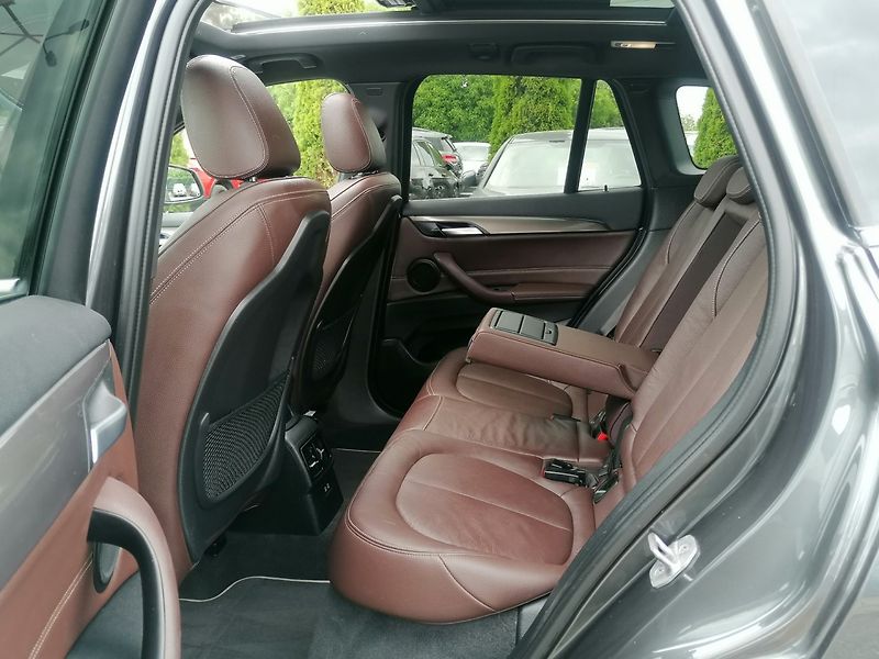 BMW X1 (2022) xDrive25eA Plug-in Hybrid - fotka 11 z 41