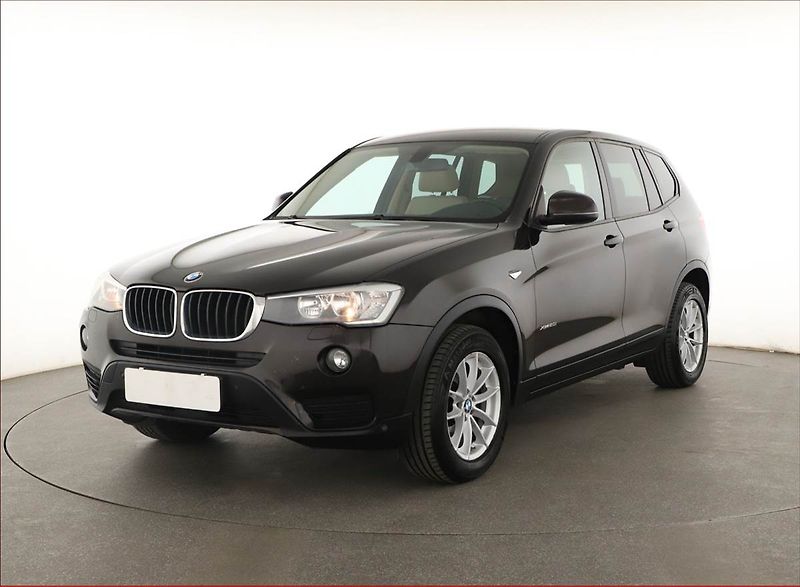 BMW X3 (2015) xDrive20i, 4X4, Automat - fotka 2 z 19