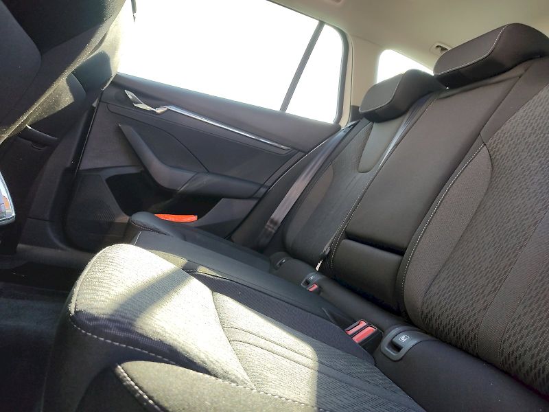 Škoda Octavia (2023) Combi Style Comfort 2,0 tdi 11 - fotka 29 z 42