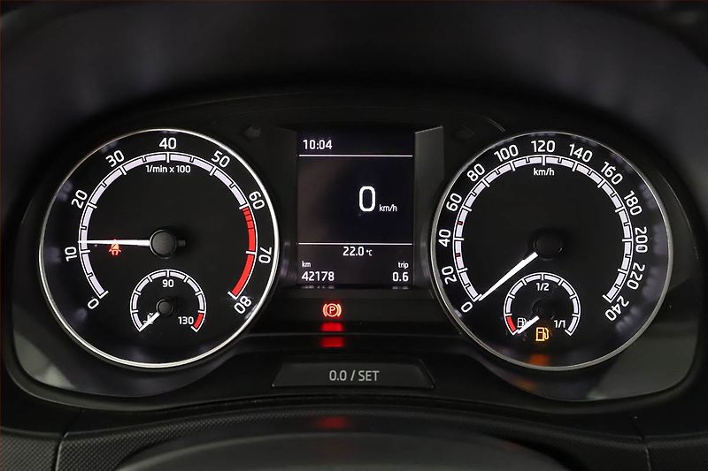 Škoda Fabia (2022) Ambition 1.0 TSI, ČR,1.maj - fotka 8 z 16