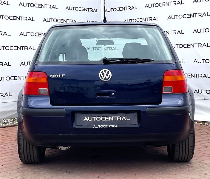Volkswagen Golf 1,4 i 16v 55kw servis - fotka 5 z 21