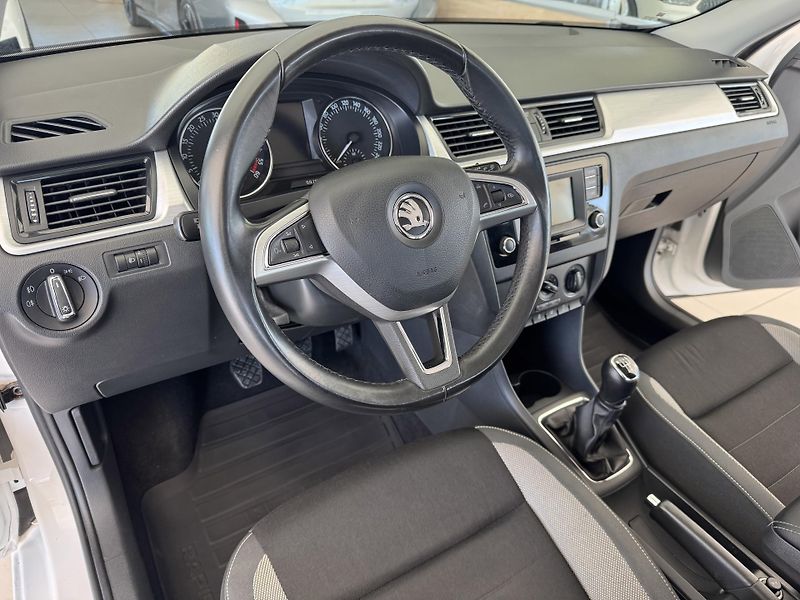 Škoda Rapid 1,4TDI Ambition Plus*TopStav - fotka 9 z 29