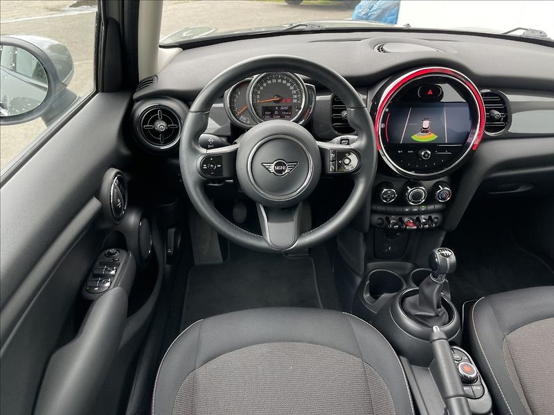 Mini Cooper 1,5 ACC+PDC - fotka 9 z 22