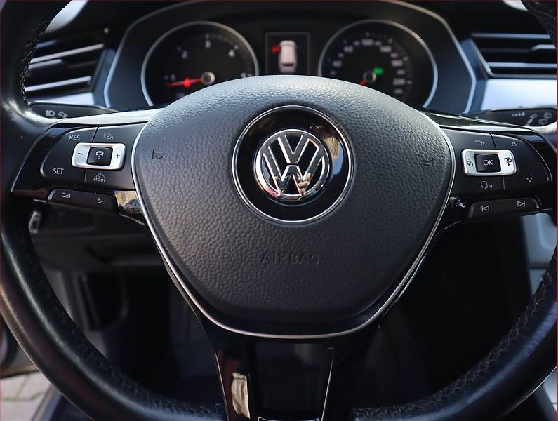 Volkswagen Passat (2015) 2.0 TDI, Automat, Serv.kniha - fotka 21 z 21