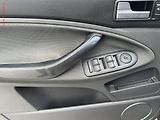 Ford Kuga (2009) 2.0. TDCI 4x4, AC, výhřev - náhled 11