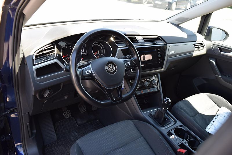Volkswagen Touran (2017) 1.4TSI 110kw COMFORTLINE BMT  - fotka 22 z 51