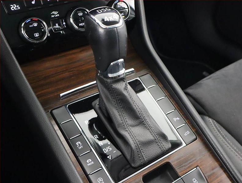Škoda Superb (2020) Scout 2.0 TSI, ČR, NAVI - fotka 13 z 23