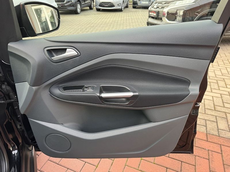 Ford Grand C-MAX (2011) 1.6i Ti-VCT Klima Winter Paket - fotka 16 z 49