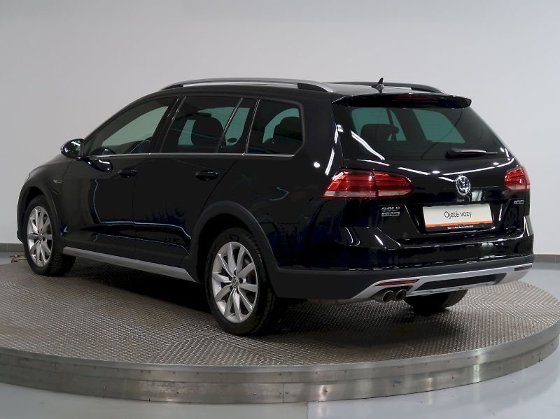 Volkswagen Golf (2019) ALLTRACK 2.0TDI 135kW 4M DSG - fotka 7 z 39
